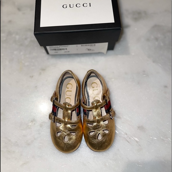 Baby girl gold metallic Gucci shoes